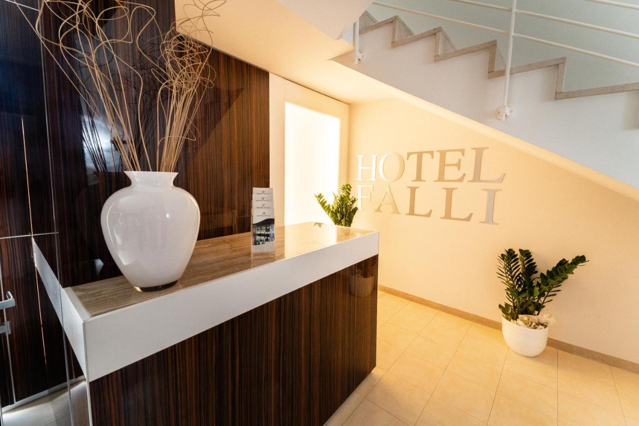Hotel Falli Porto Cesareo Exterior photo