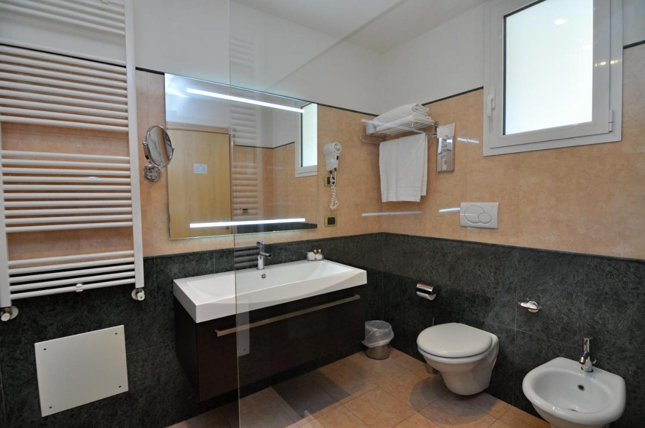 Hotel Falli Porto Cesareo Exterior photo